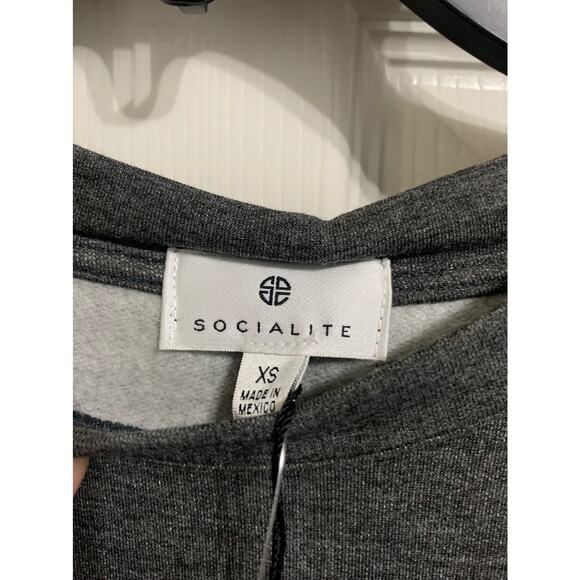 Socialite women's Grey drop shoulder sweater mini dress size XS NEW - Picture 2 of 5